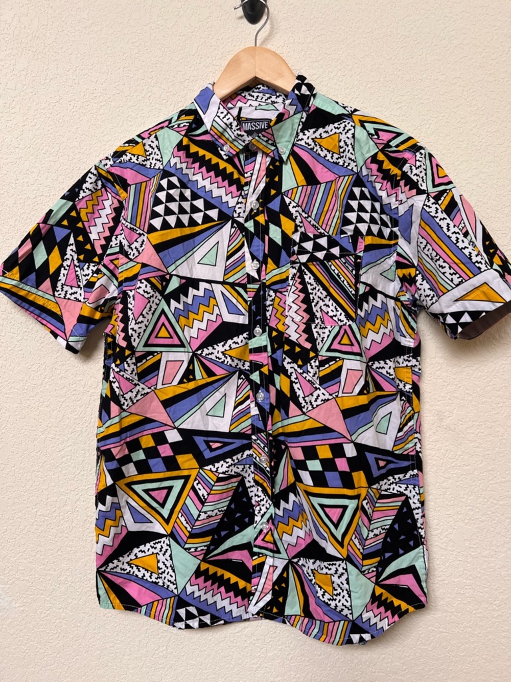 Men's 80's Style Button Down Shirt - Size Medium